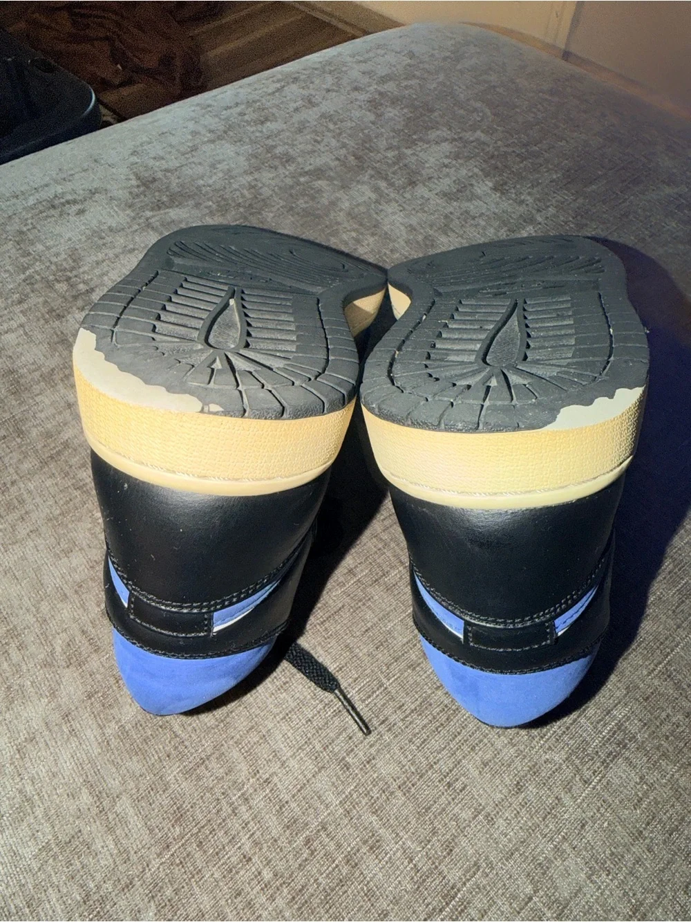 Air Jordan 1 Mid‎ Hyper Royal Black White Men’s Size 8